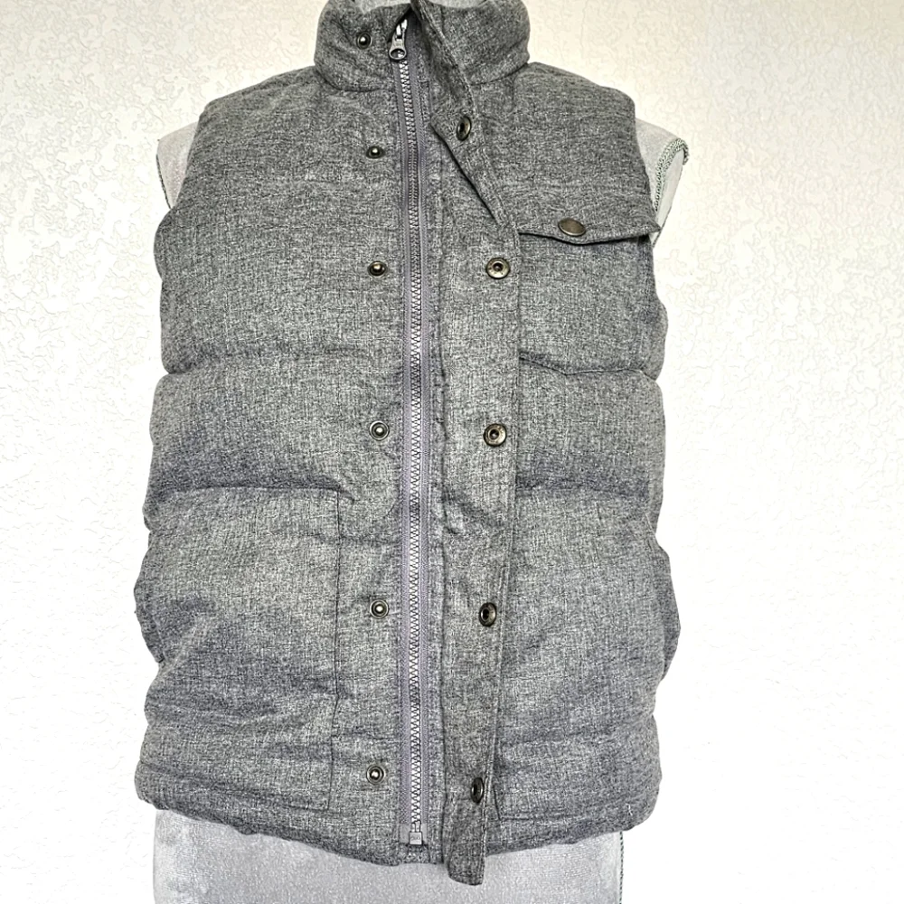 Old Navy Boys/Girls Quilted Gray Puffer Vest Flannel Look Sz L 5 Pockets…